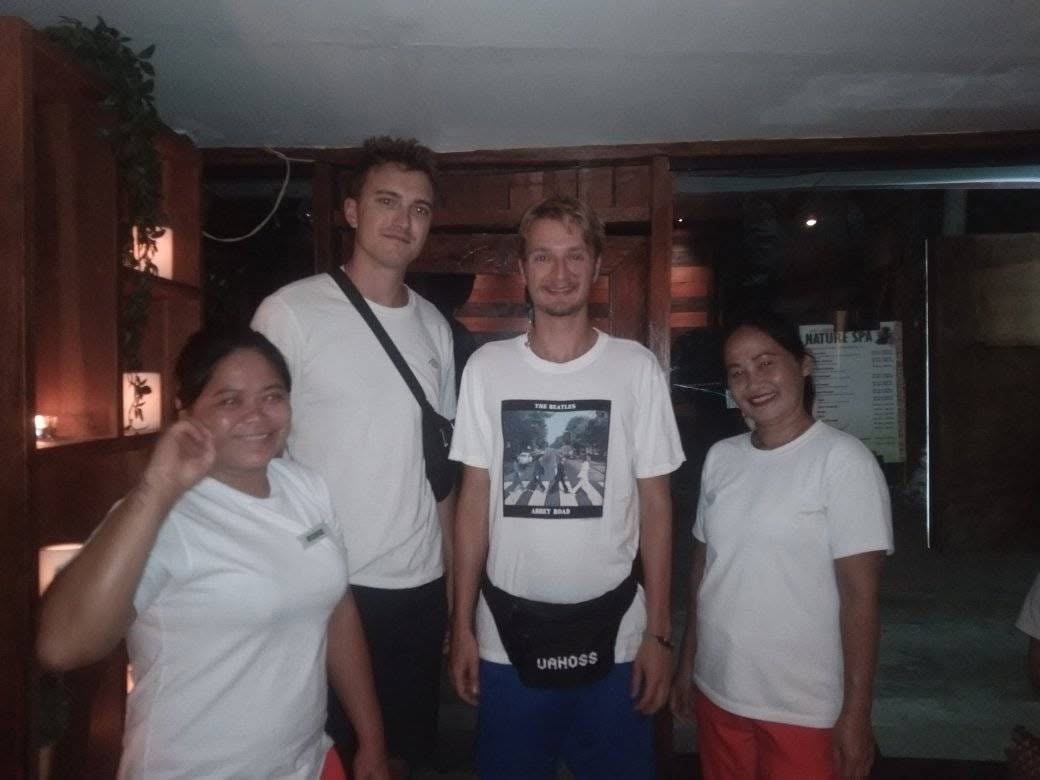 Guests and therapists at Nature Spa Moalboal — photo 5